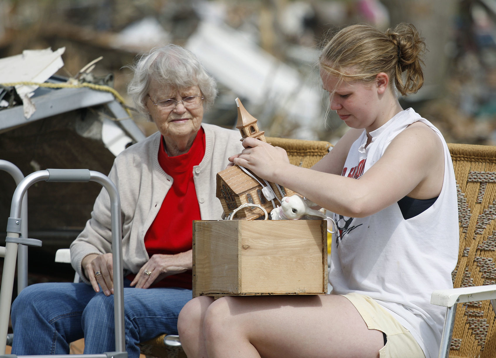 052608mp-parkersburg-torn-25